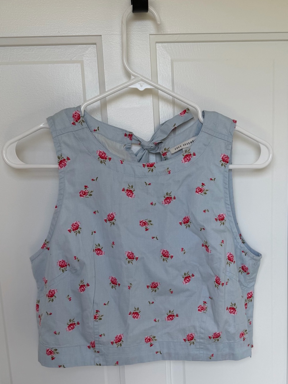 Light Blue Floral Tie-Back Crop Top - Petite Assembly